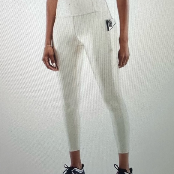 NWT Fabletics Oasis Sine PureLuxe High-Waisted 7/8 Leggings Ivory Size XXS - Picture 3 of 9